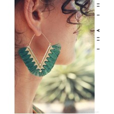 Exaggerated V-shaped large circle tassel earrings, female ear circle, green court ethnic bohemian style vacation