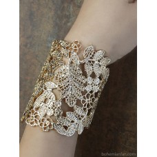 High-end wrist accessory Bohemian sand gold wide bracelet scar cover female hand accessory Indian jewelry hollow vintage style